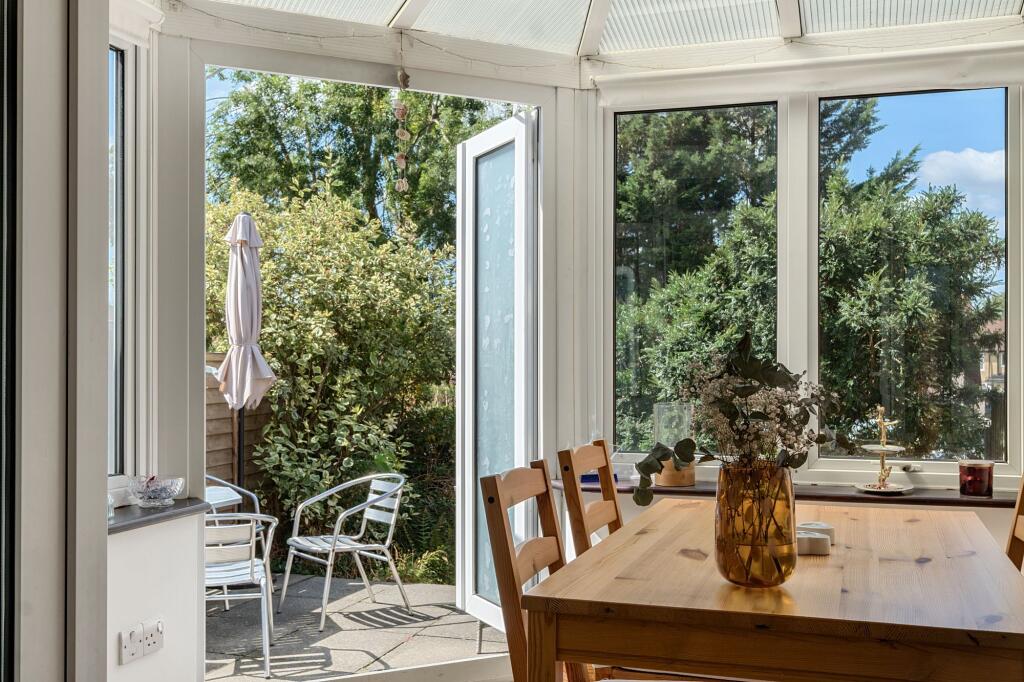 Aylesford Avenue, Beckenham, BR3 - View 4