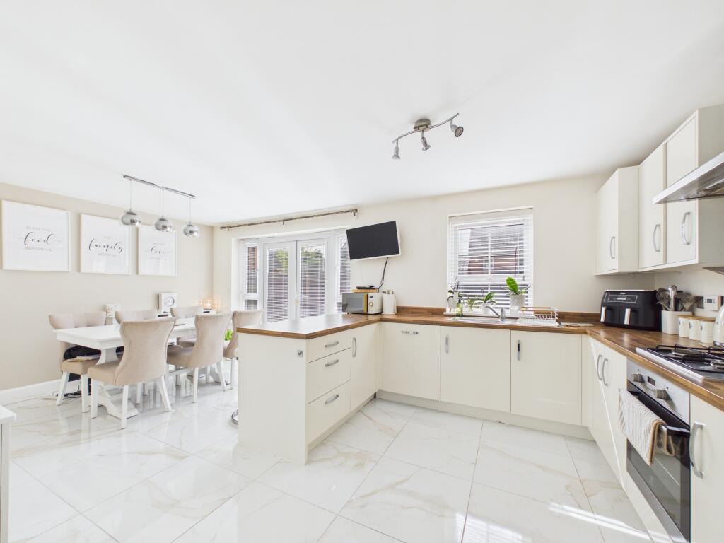 Merevale Way, Stenson Fields photo 4