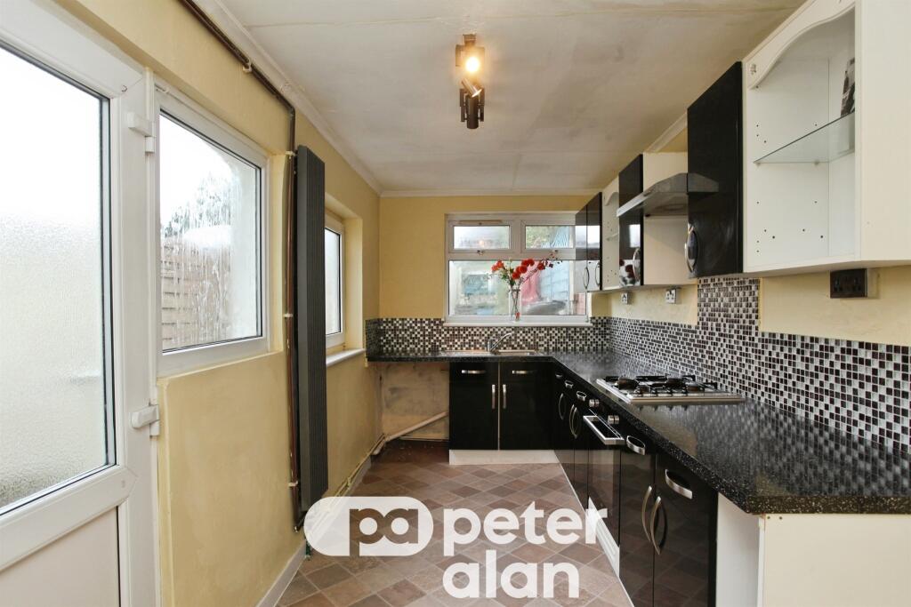 House in Newport - View 4