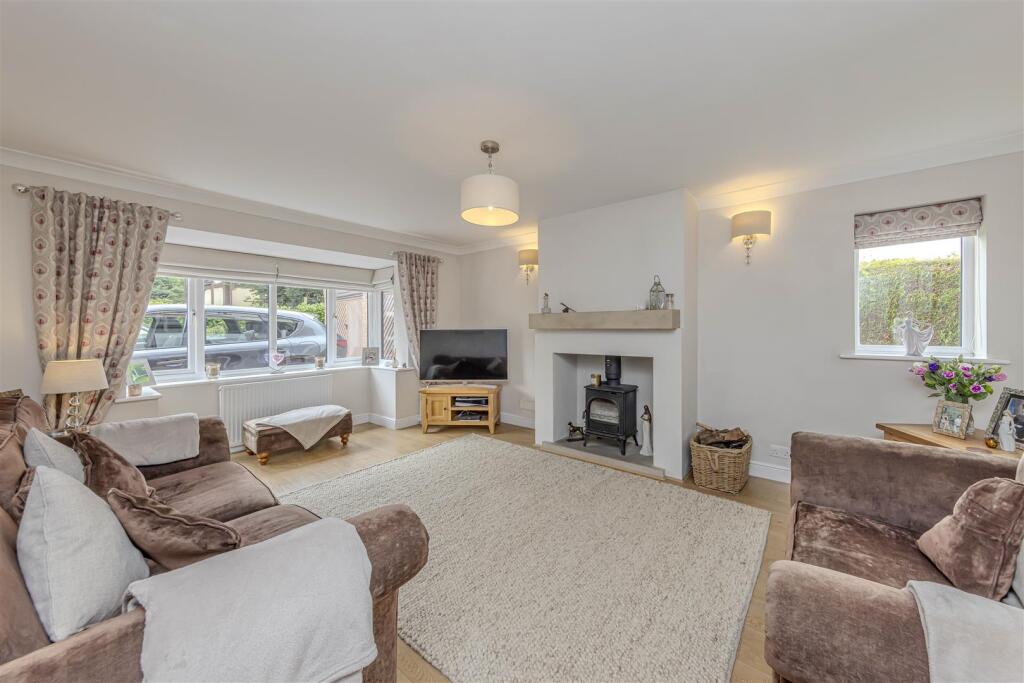 Glebe Court, Cheadle, Staffordshire, ST10 1XU photo 3