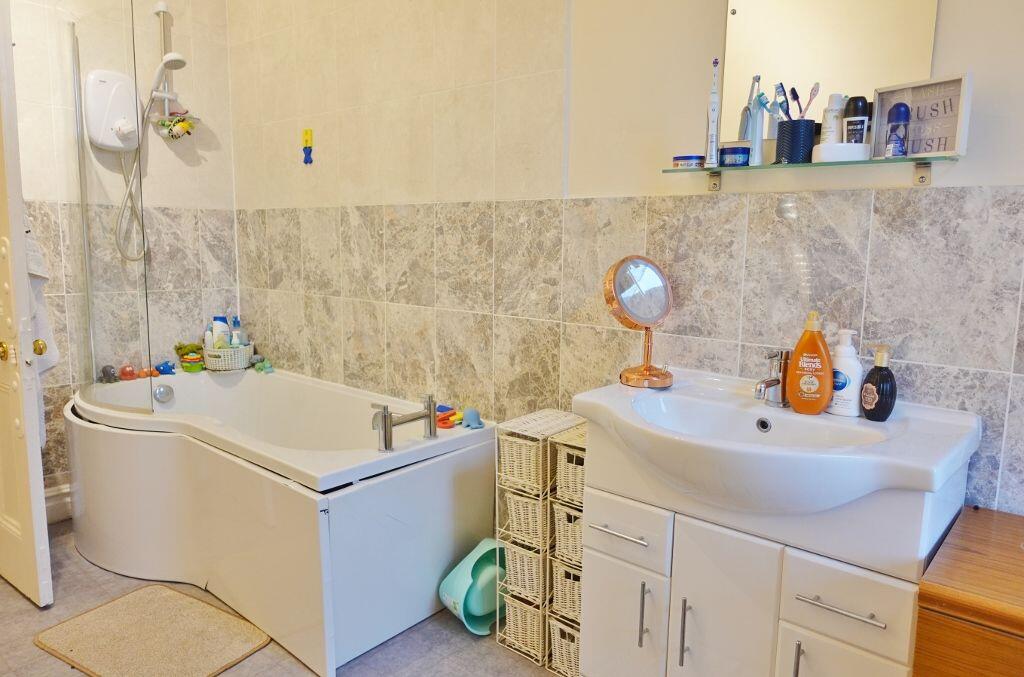 Apartment in Newmarket, Studlands Park - More