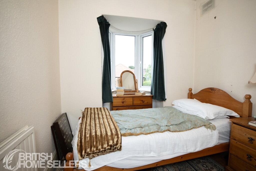 House in Enfield - More