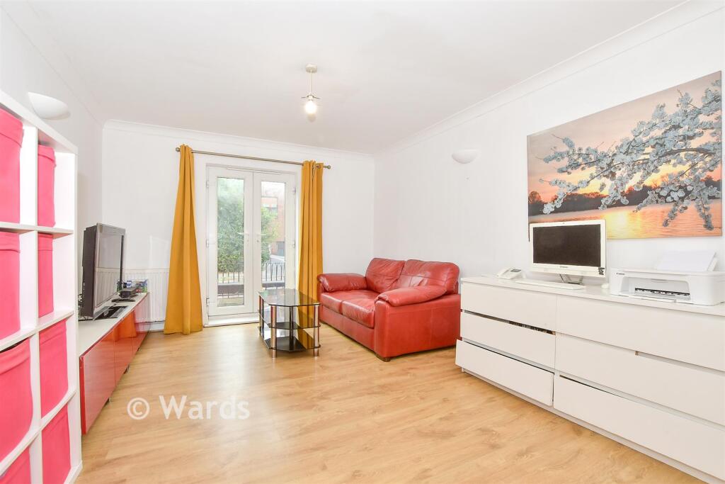 Apartment in Tonbridge and Malling, Kent - View 5