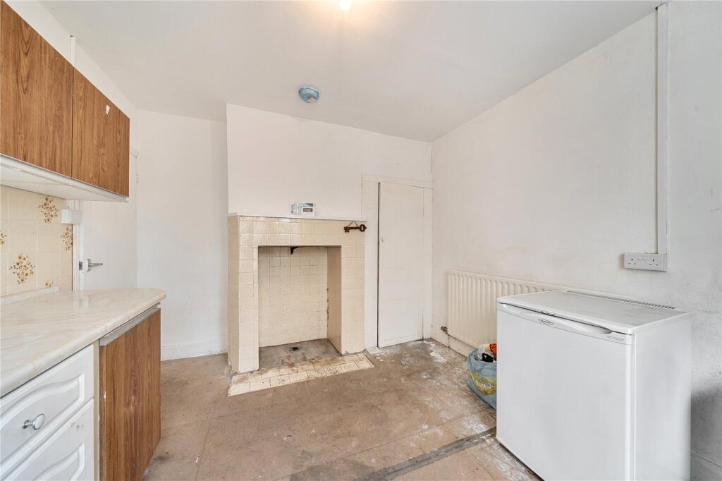 House in London, Aperfield - More