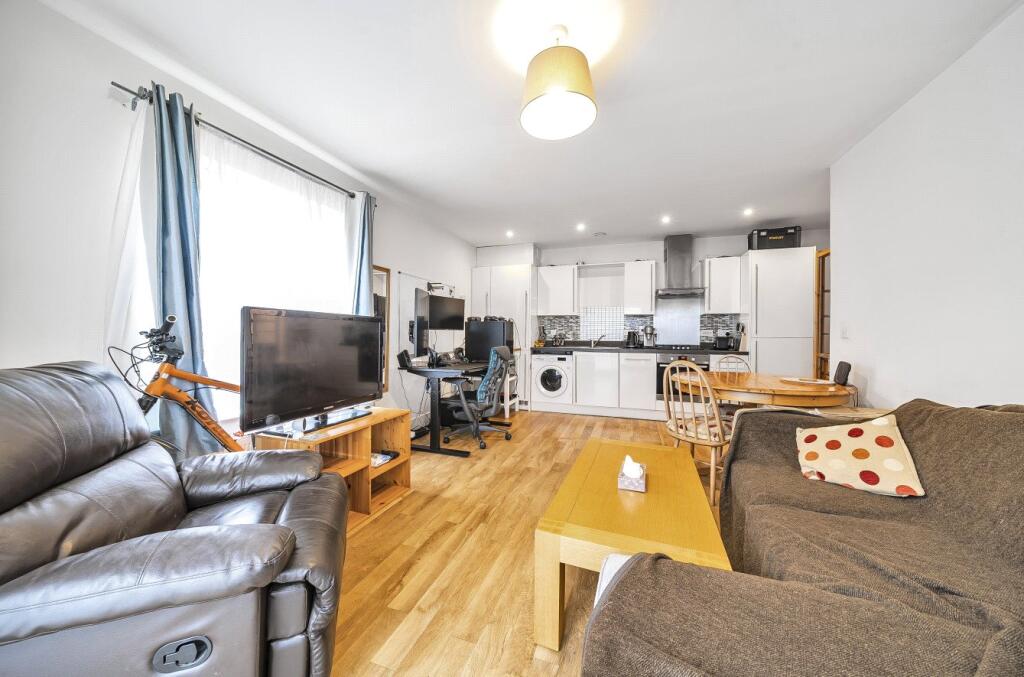 Apartment in Guildford, Surrey - View 4