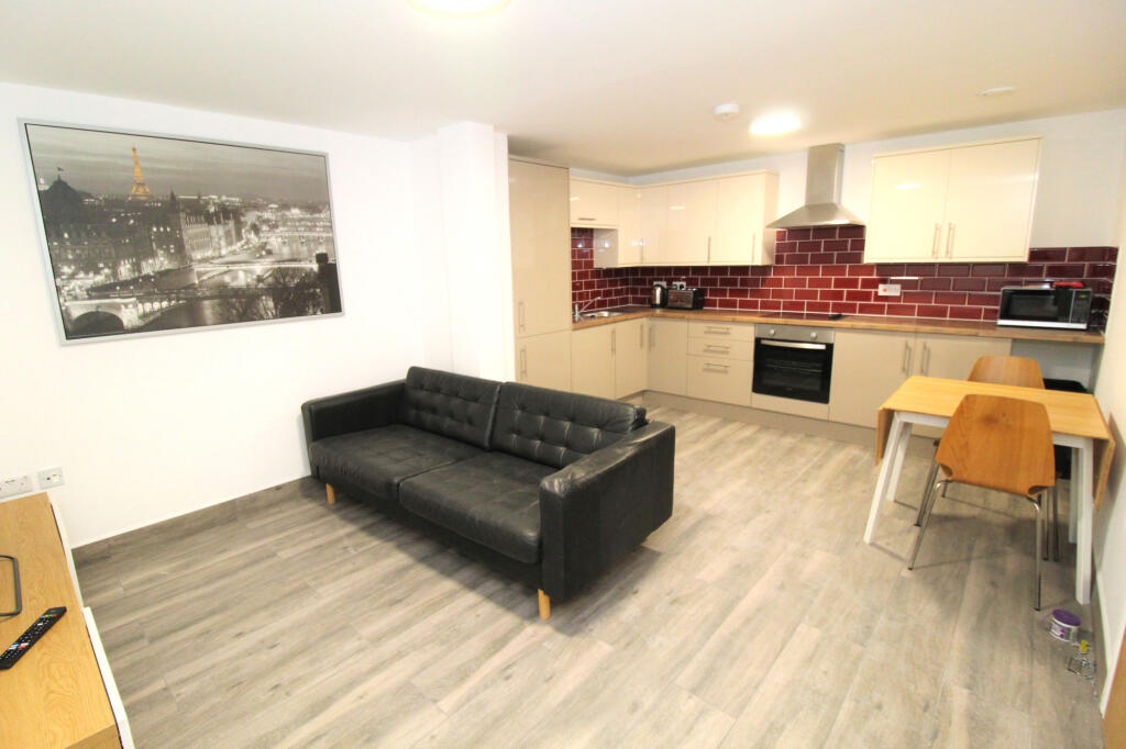 Apartment in Coventry - View 3