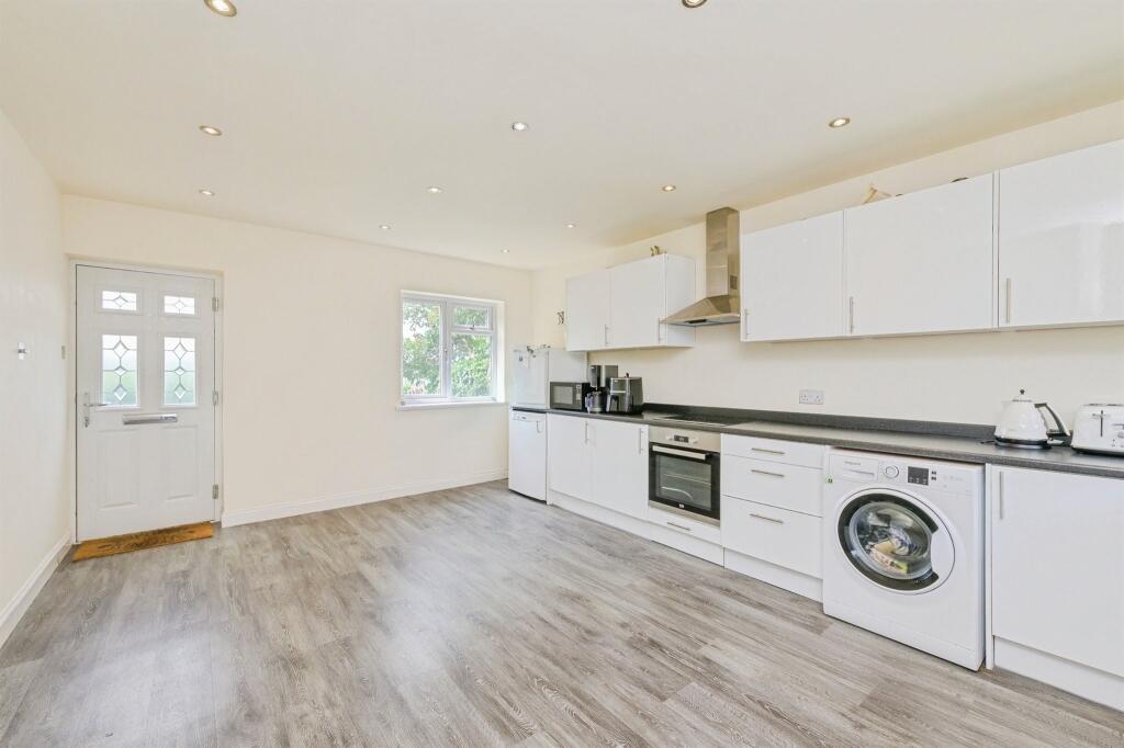 House in Tamworth, Staffordshire - View 4
