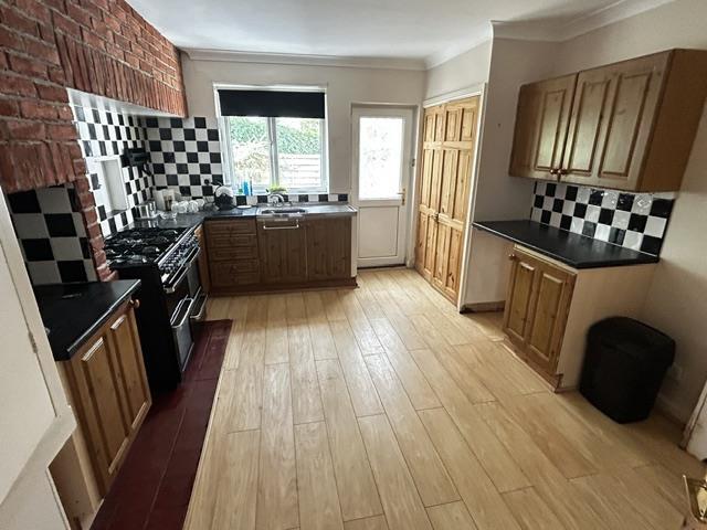 House in Doncaster, Conanby - View 4