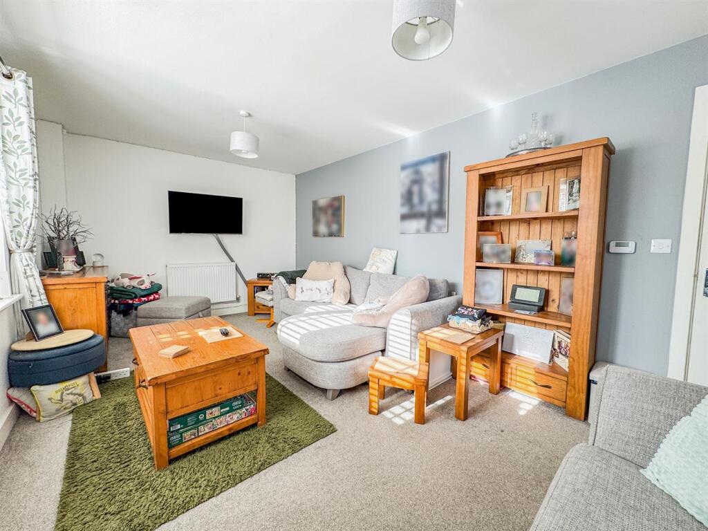 House in Corby - View 5