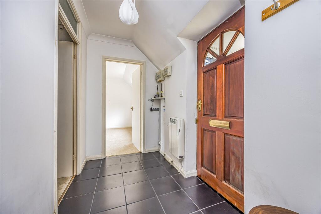 Apartment in Chichester, Whyke - View 4