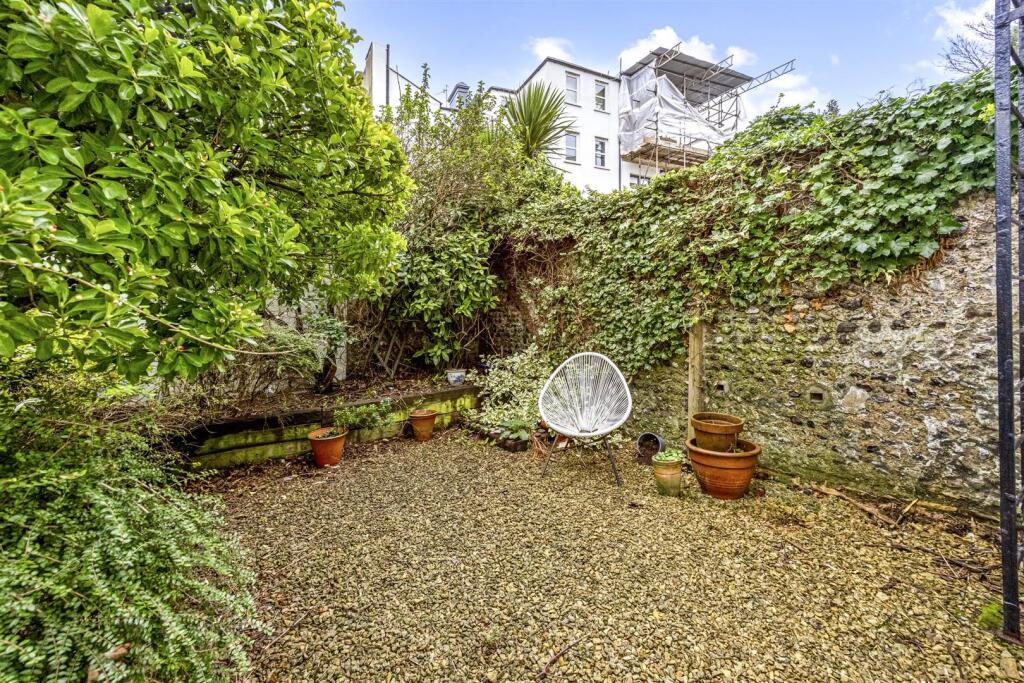 Powis Square, Brighton photo 3
