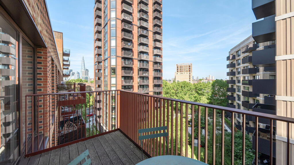 Apartment in London - View 5