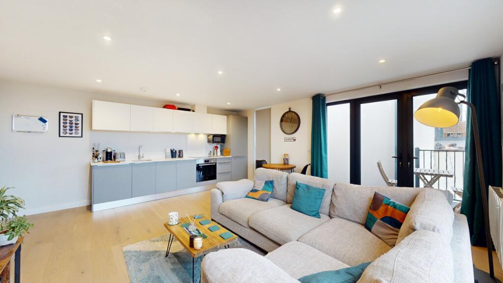 Main image of property: 272 Field End Road, Ruislip, HA4 9DL