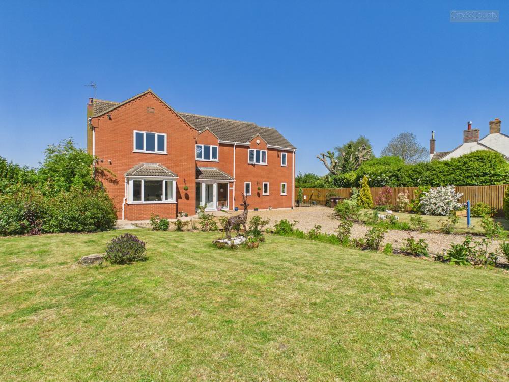 4-bed detached on Back Bank, Whaplode Drove, £550,000