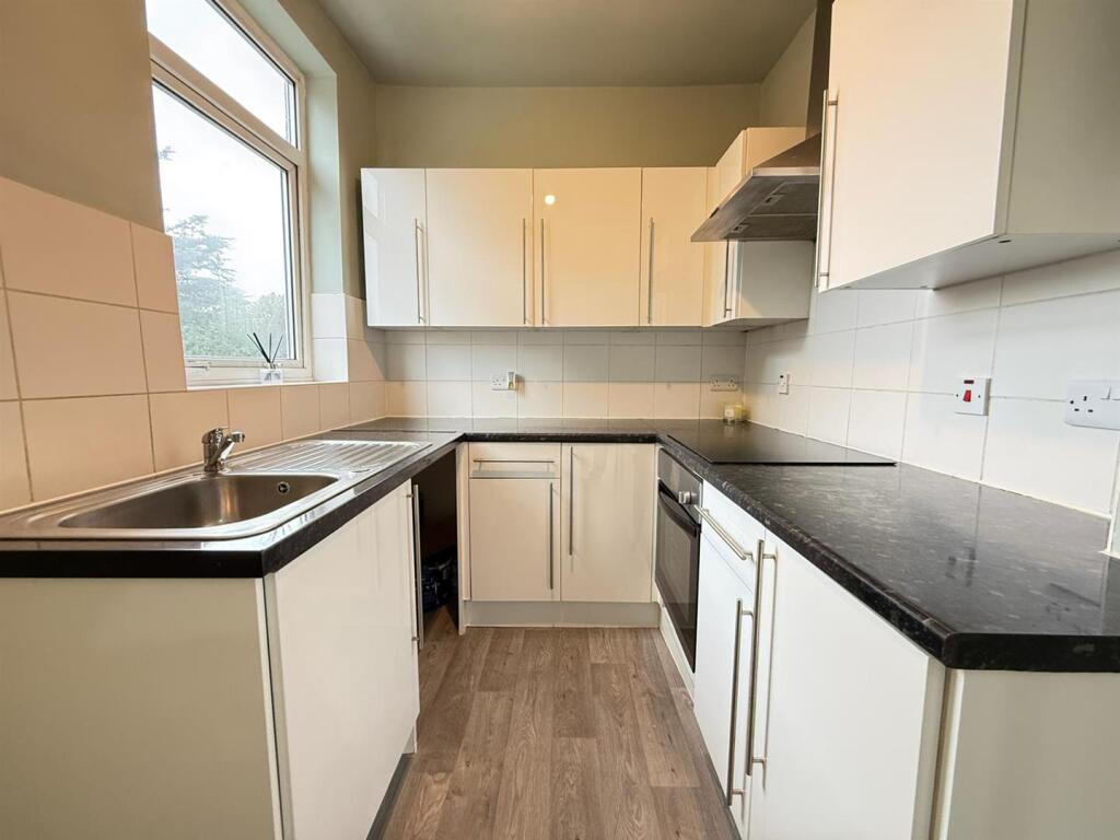 Apartment in London - View 5