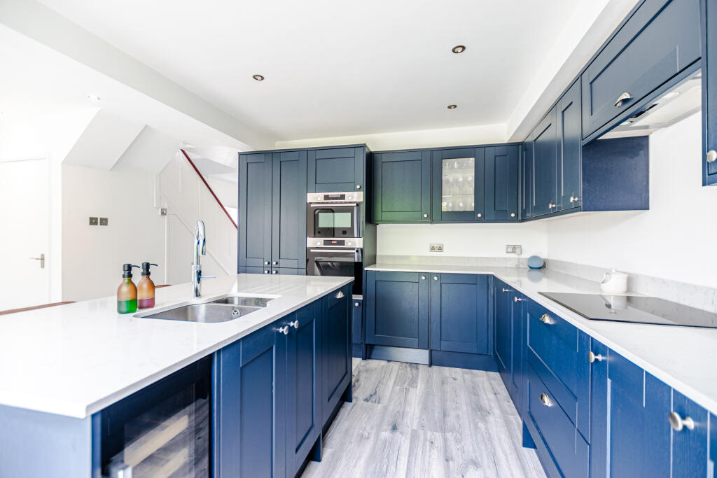 New Adel Lane, Leeds, LS16 photo 4