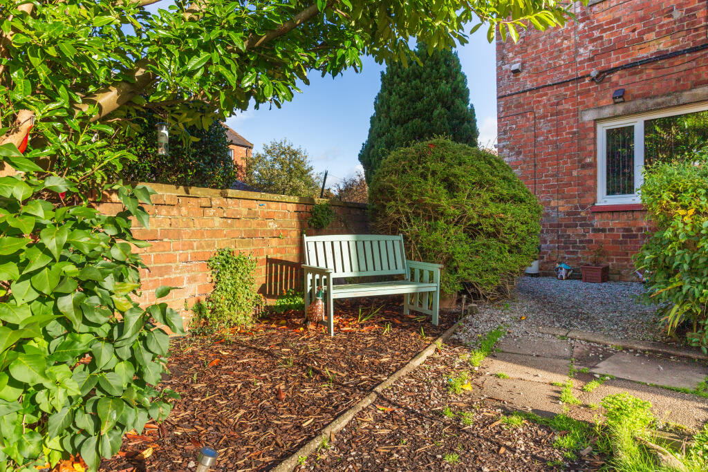 Apartment in Dumfries, Ryedale - View 4