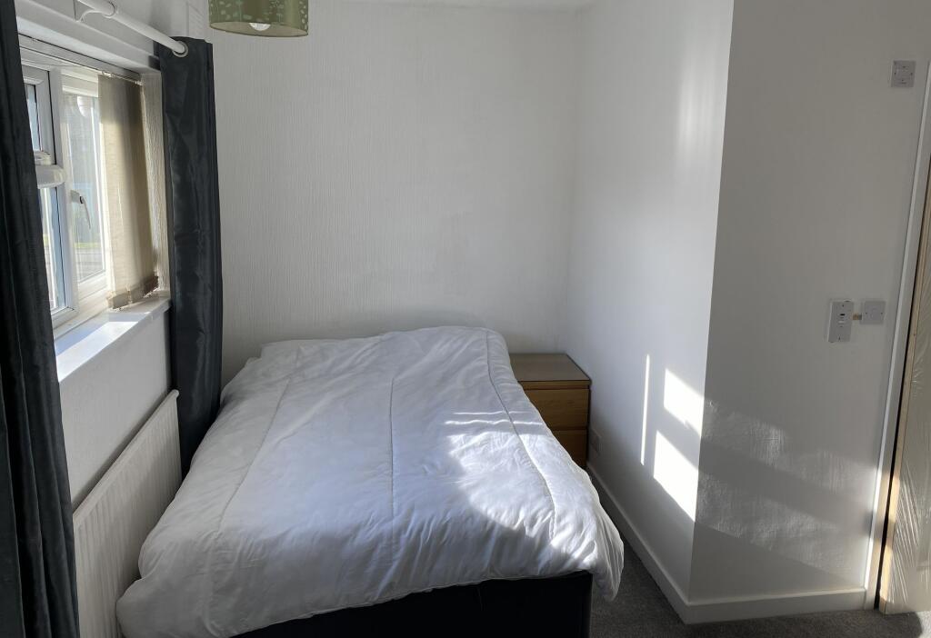 Sir Henry Parkes Road, Coventry, CV4 photo 3