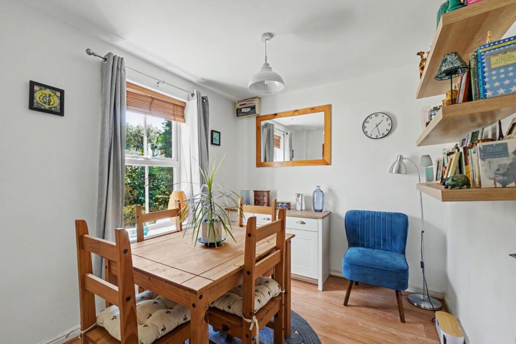 House in Gillingham, Medway - View 5