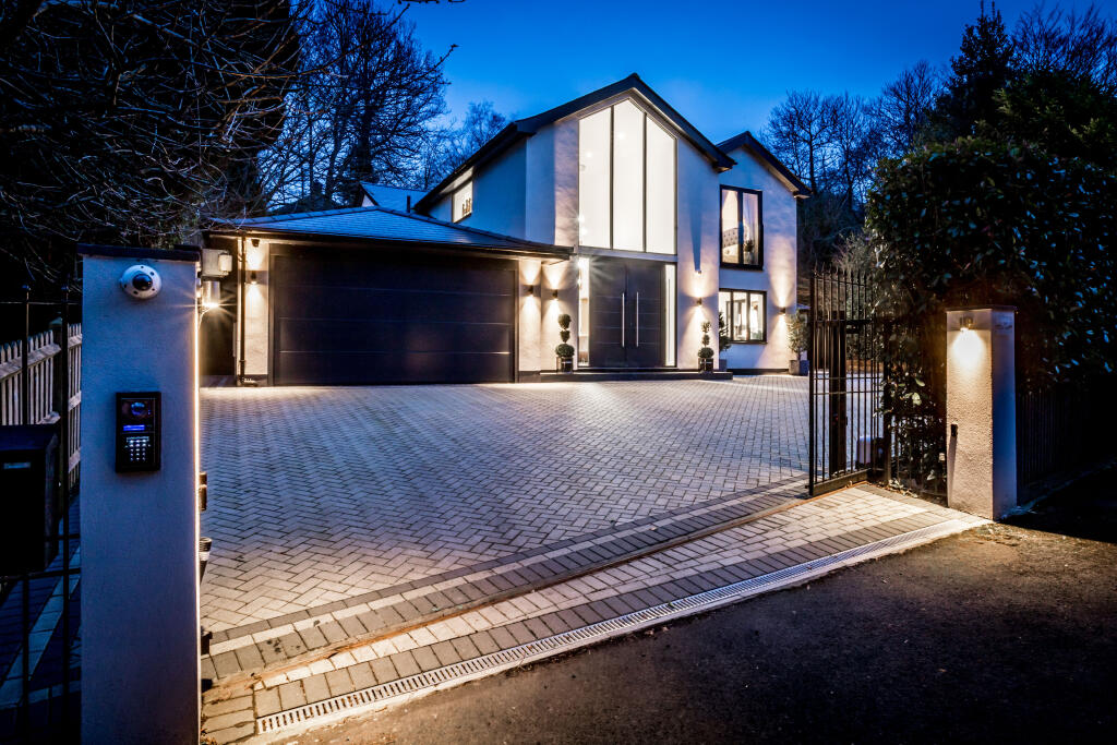 Main image of property: Hopgarden Lane, Sevenoaks, TN13