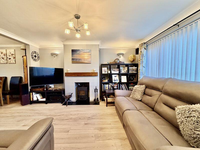 Furlong Close, Bourne End photo 2