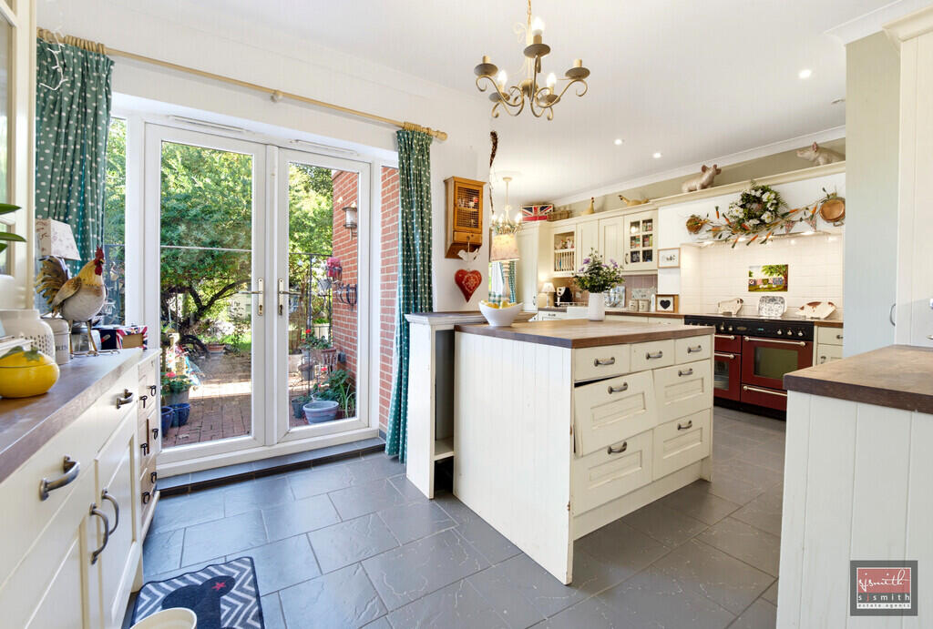 House in Spelthorne, Surrey - View 3
