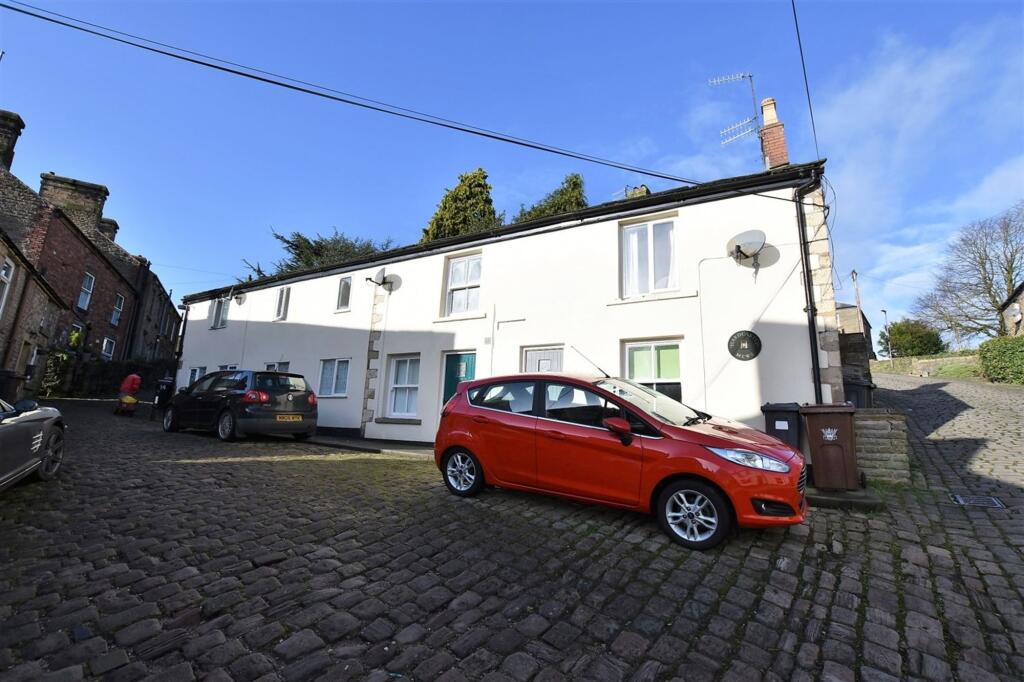 Main image of property: Hardcastle Mews, Chapel-En-Le-Frith, SK23