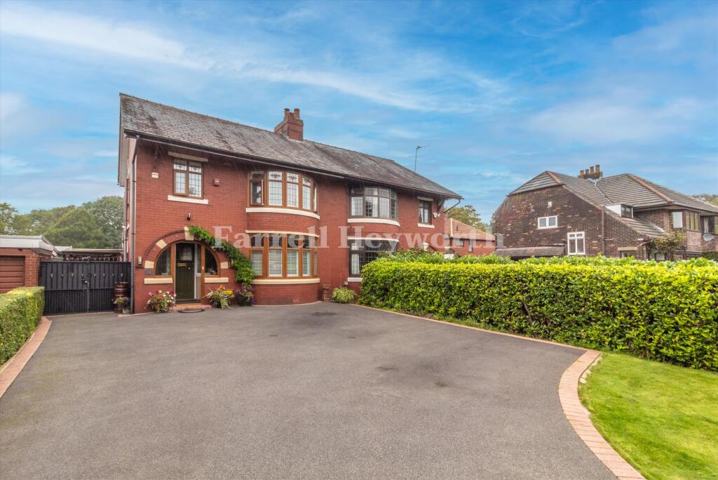 3-bed house on Stanifield Lane, Farington, Leyland, £375,000