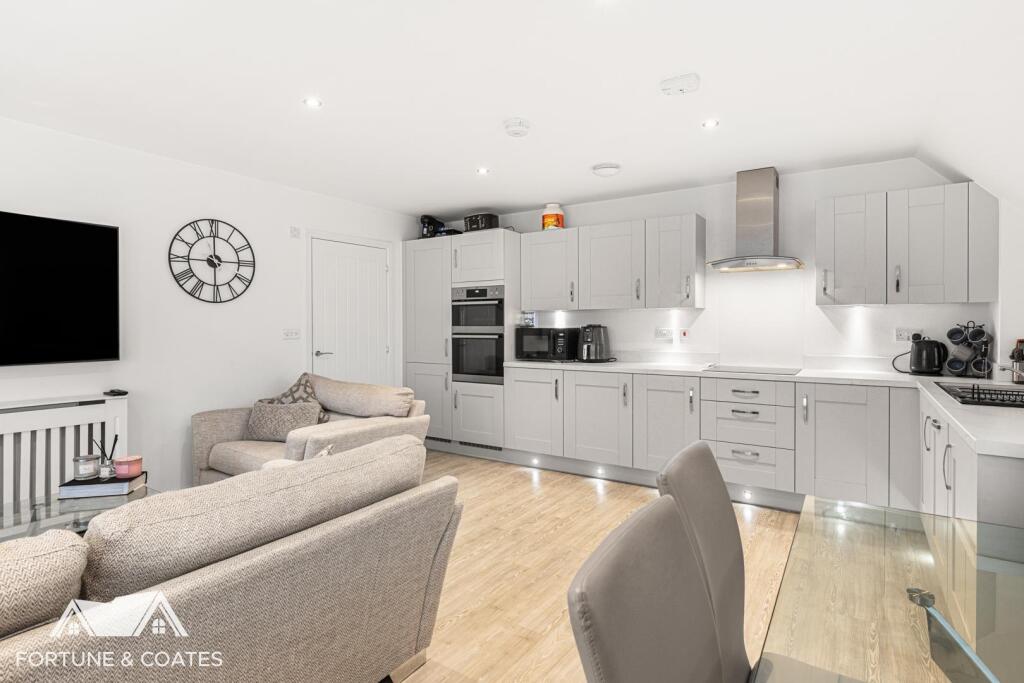 Kingfisher Way, Harlow photo 3