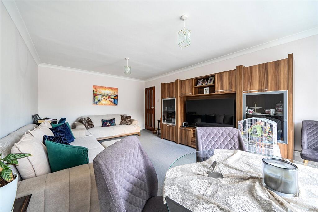 Apartment in London, Oakleigh Park, Whetstone - View 4