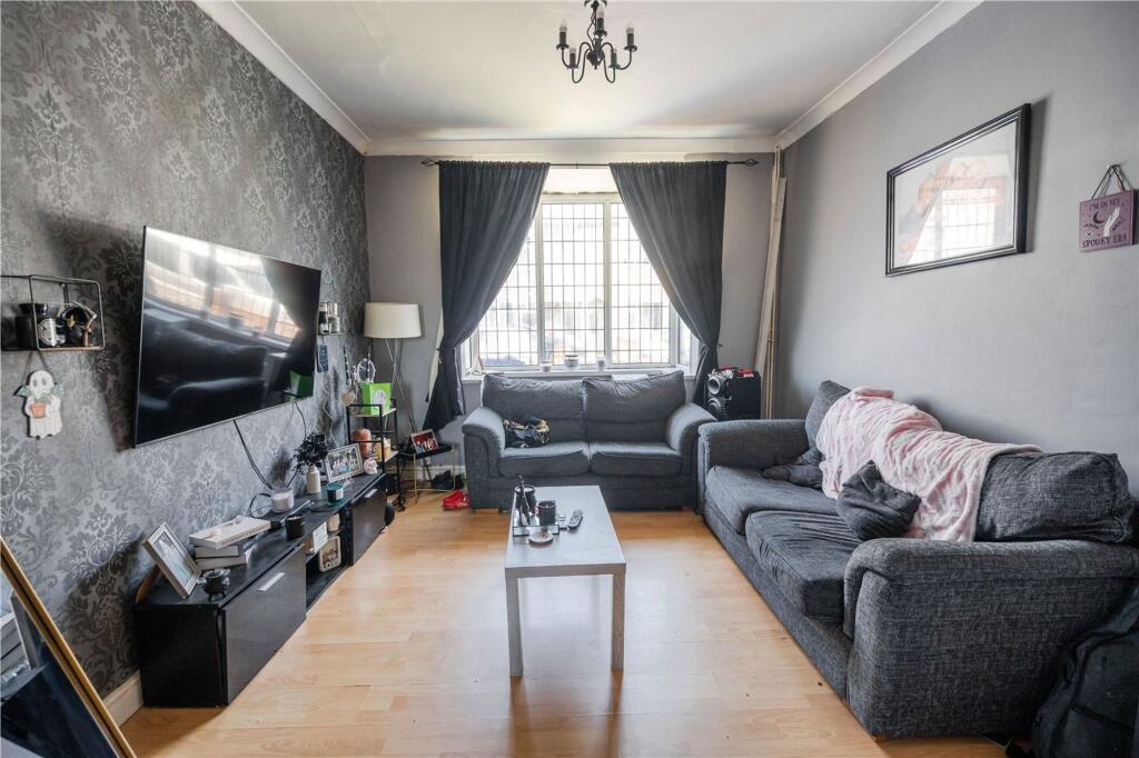 Alexandra Road, Grimsby, DN31 photo 3