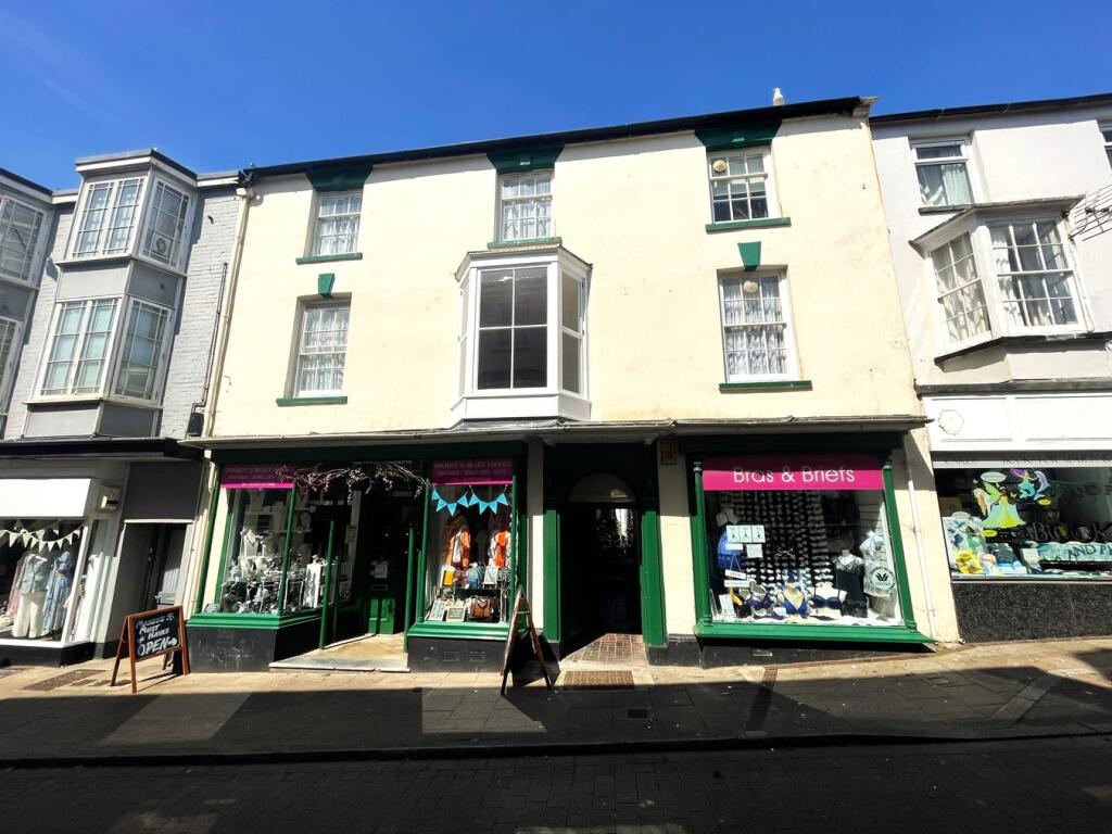 2-bed apartment on 6 Fore Street, Seaton, Devon, EX12, £175,000