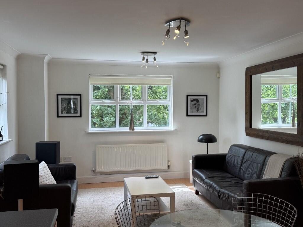 Apartment in Stockport - View 3
