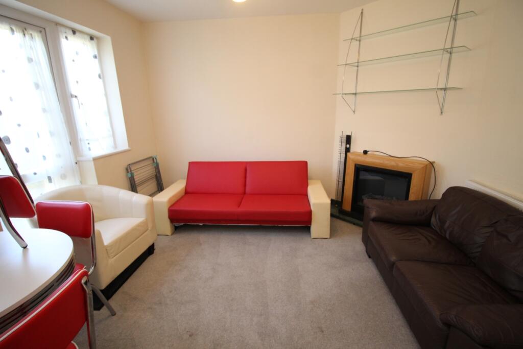 House in Runnymede, Surrey - View 3
