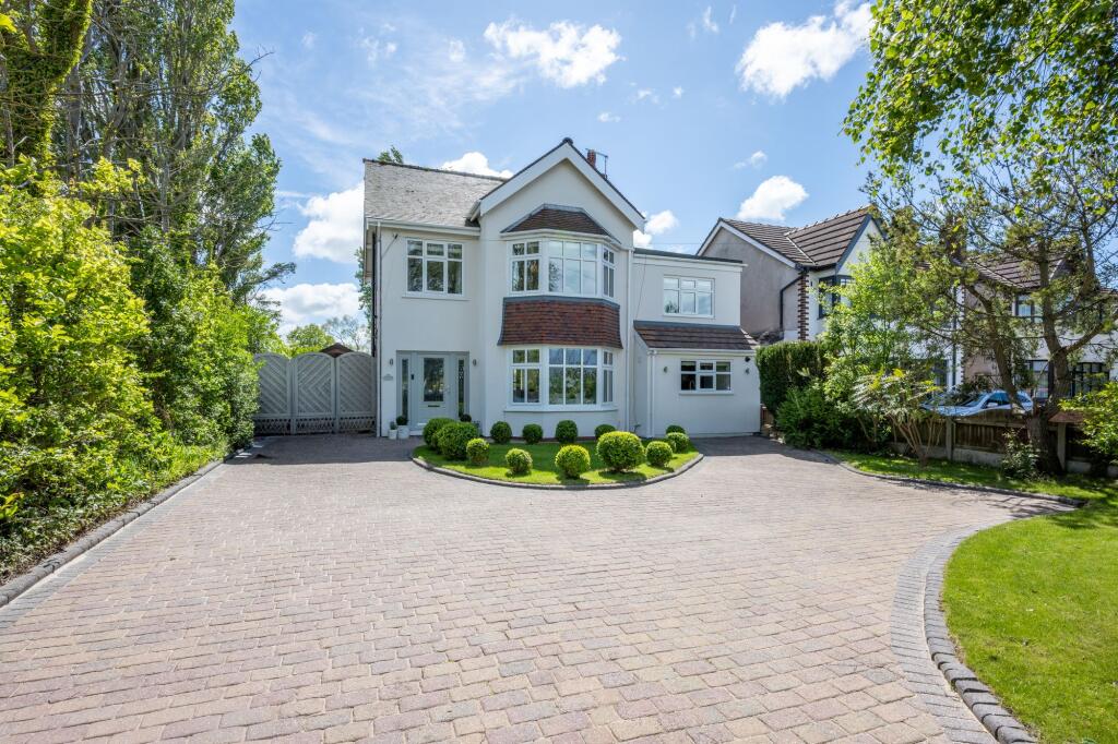 Main image of property: 290 Southport Road, Southport, PR8 5LF