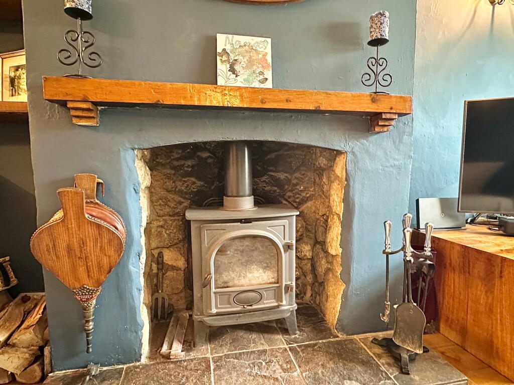 House in Hardingstone, West Northamptonshire - View 4