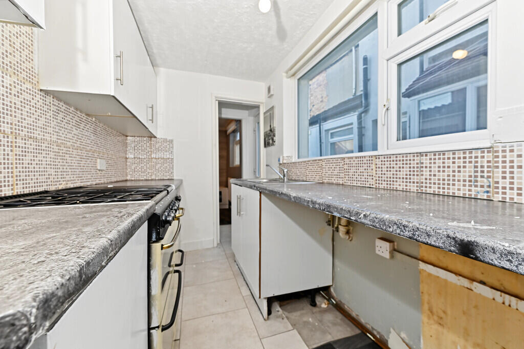 House in Stoke-on-Trent - More