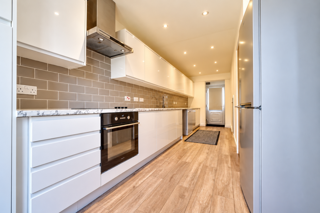House in London - View 2