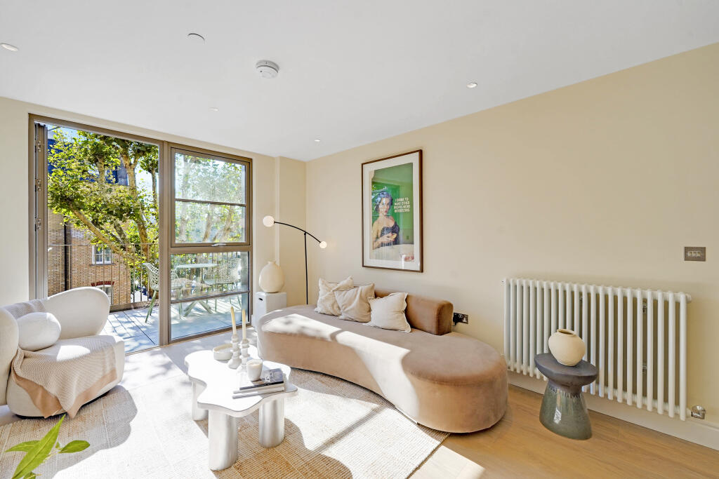2-bed flat on The Langdon, Poplar E14, £605,000