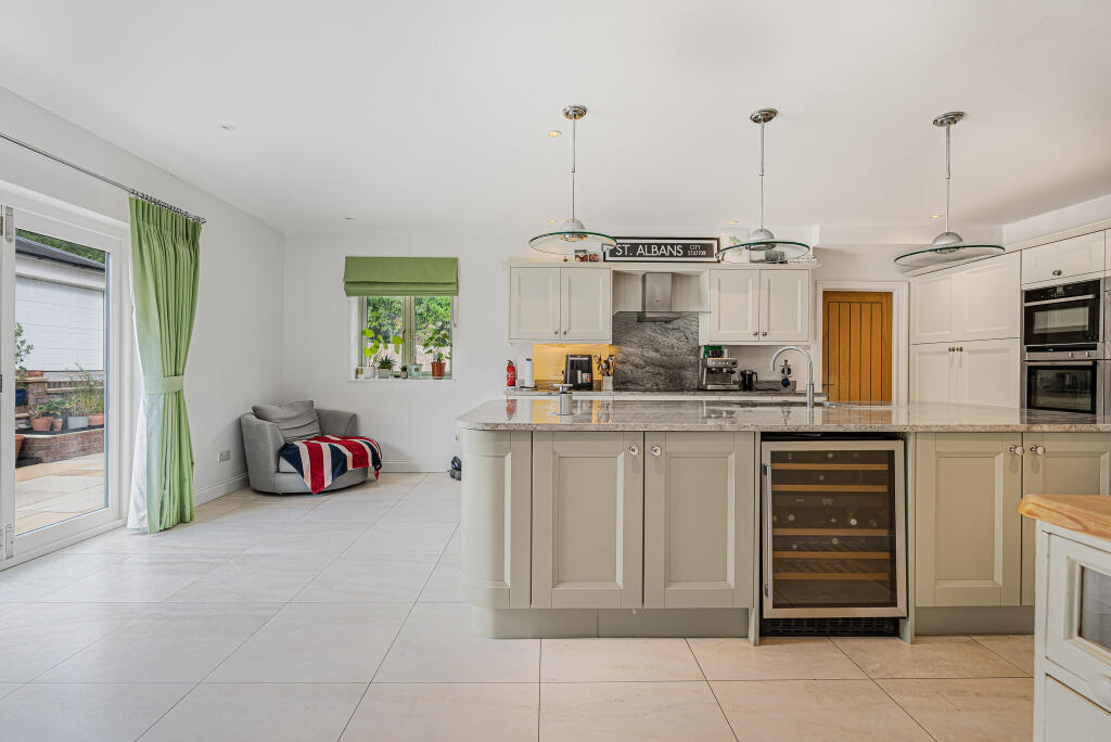 House in Welwyn Hatfield, Welwyn - View 4