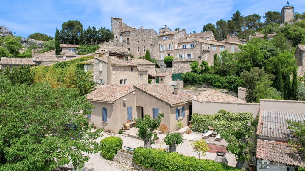 Main image of property: Provence-Alps-Cote d`Azur, Bouches-du-Rhône, Eygalières