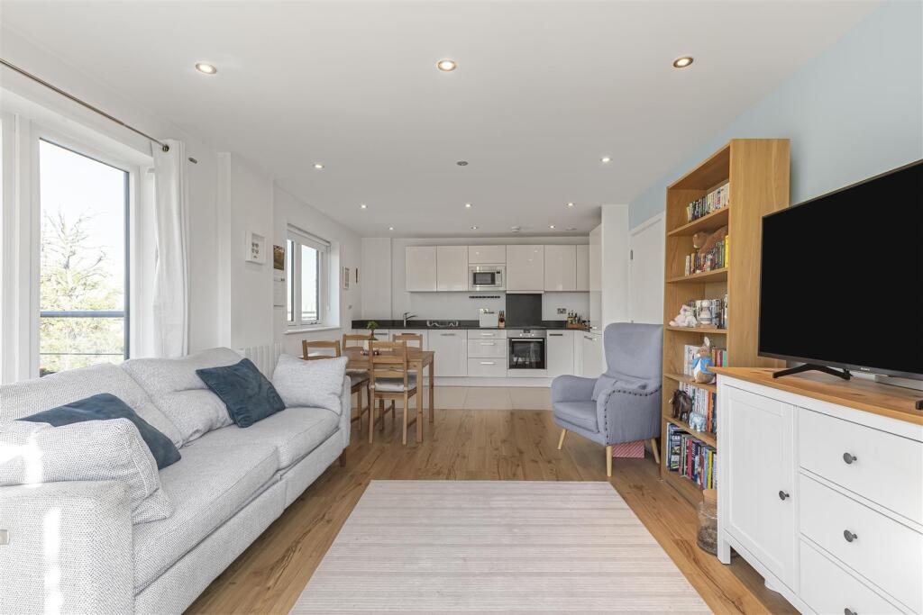 Main image of property: Roehampton Lane, Putney, SW15