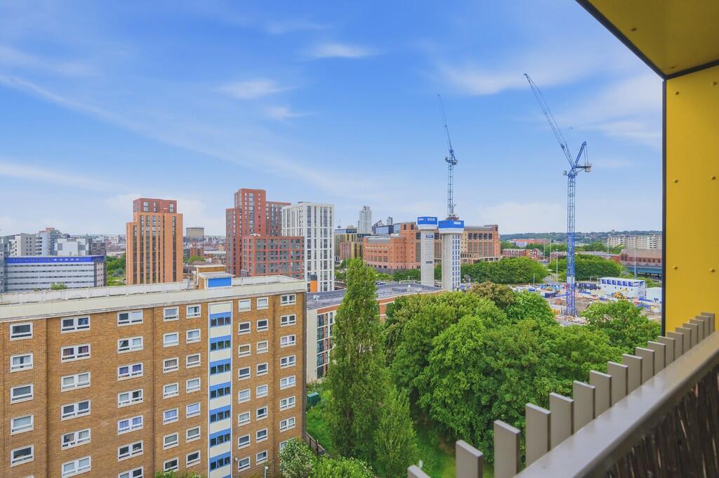 Apartment in Leeds, West Yorkshire - View 3