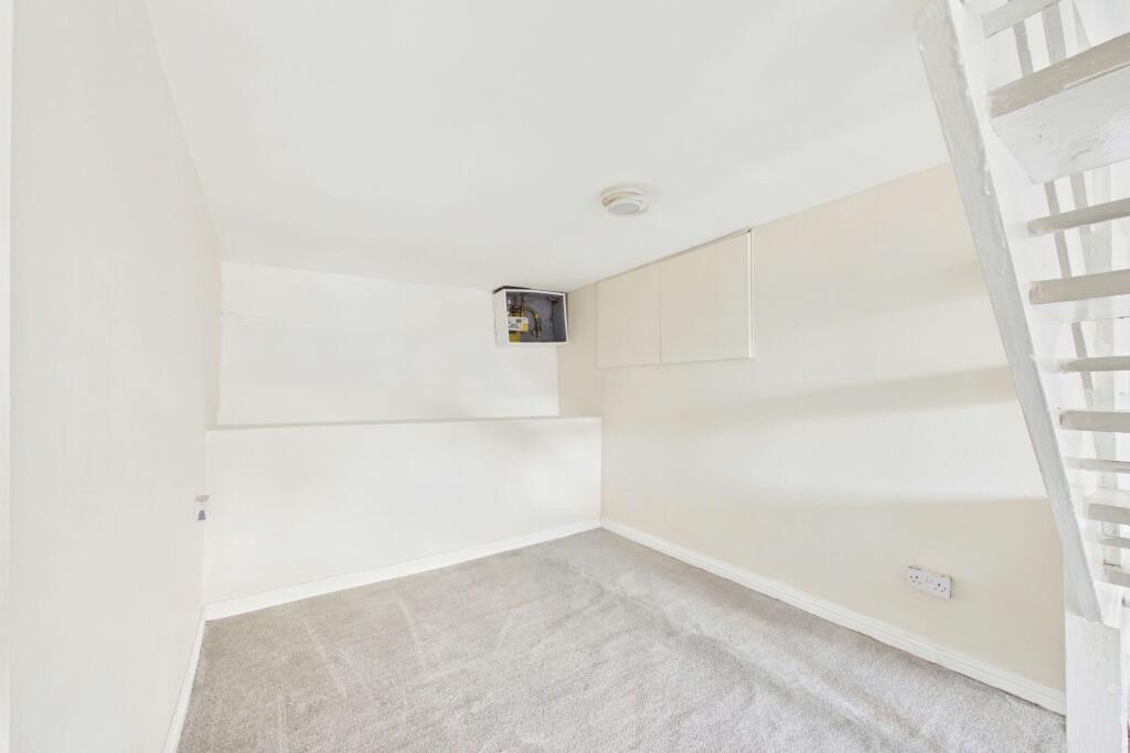 House in Torquay, Ellacombe - More