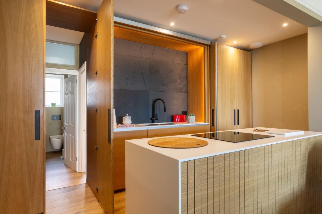 Apartment in Brighton - View 5