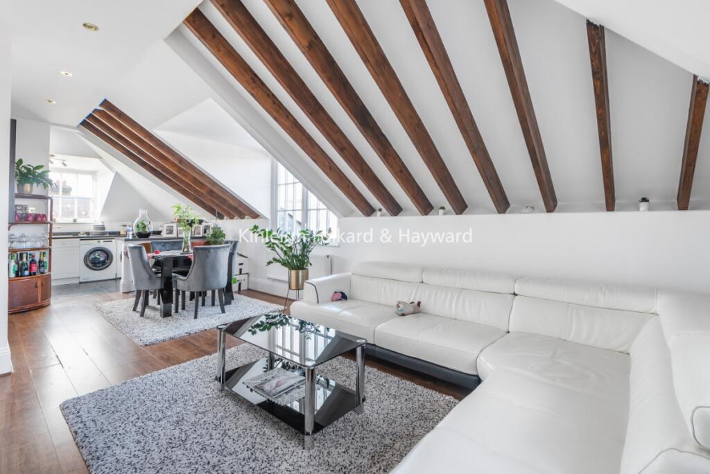Main image of property: Royal Drive, London, N11