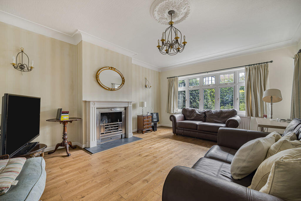 House in Dartford - View 2