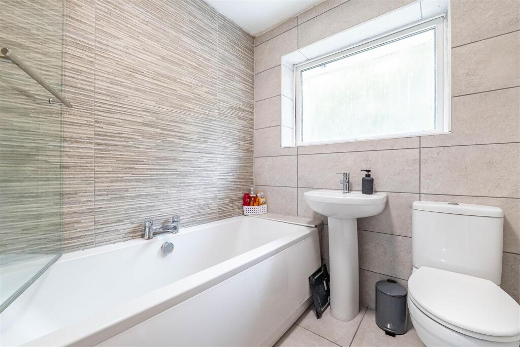 House in Chorley, Clayton-le-Woods - View 4
