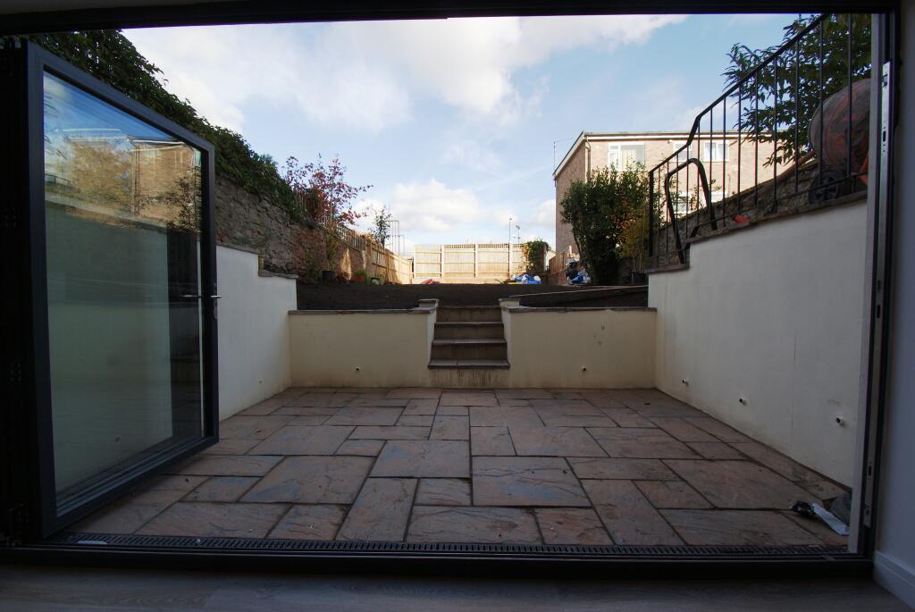 Apartment in Bristol - View 5