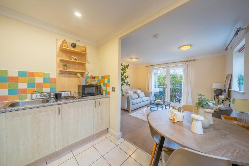 Apartment in Rushcliffe, Lady Bay - View 4